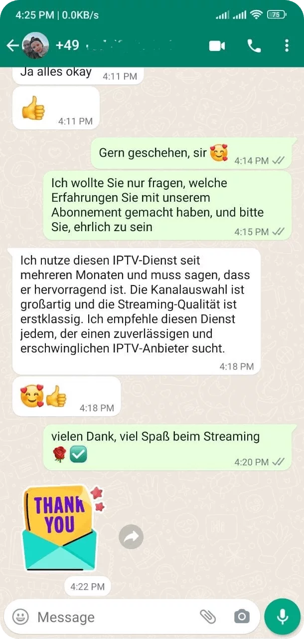 "Client qui exprime sa satisfaction de pouvoir regarder des films et des séries en streaming sur IPTV Suisse."